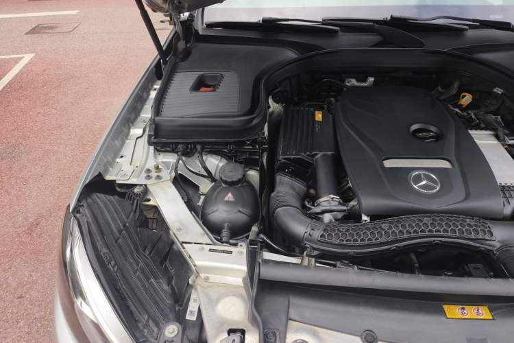 Used Mercedes-Benz GLC 2017 GLC 260 4MATIC Luxury Model Engine Bay Right