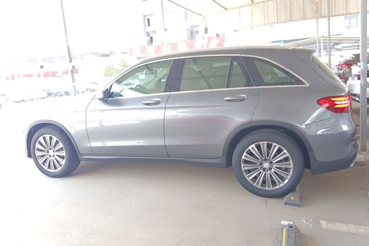 Used Mercedes-Benz GLC 2017 GLC 260 4MATIC Dynamic Edition Exterior 3