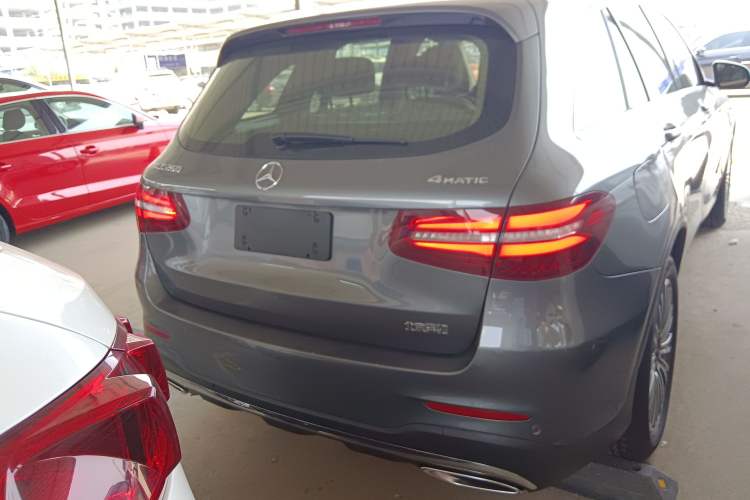 Used Mercedes-Benz GLC 2017 GLC 260 4MATIC Dynamic Edition Exterior 4