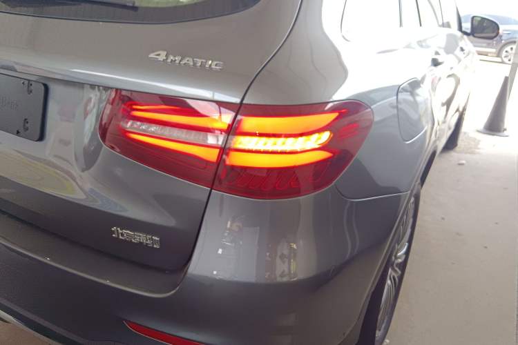 Used Mercedes-Benz GLC 2017 GLC 260 4MATIC Dynamic Edition Exterior 6