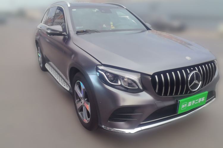 Used Mercedes-Benz GLC 2017 GLC 260 4MATIC Luxury Model Front Right 45 Deg