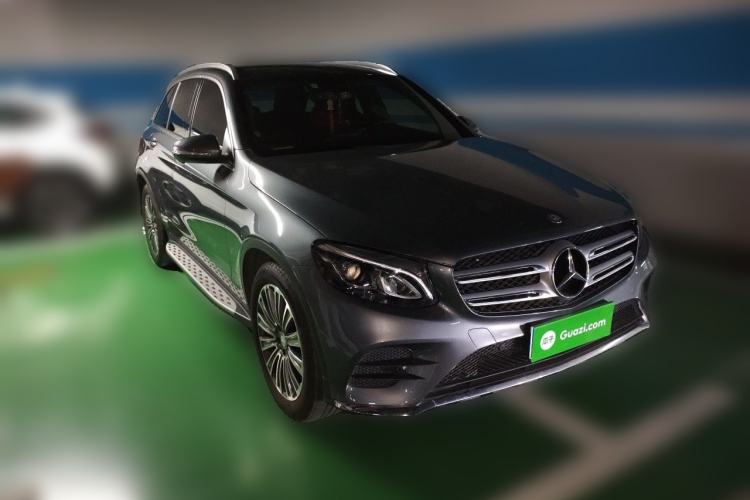 Used Mercedes-Benz GLC 2017 GLC 260 4MATIC Dynamic Edition Front Right 45 Deg