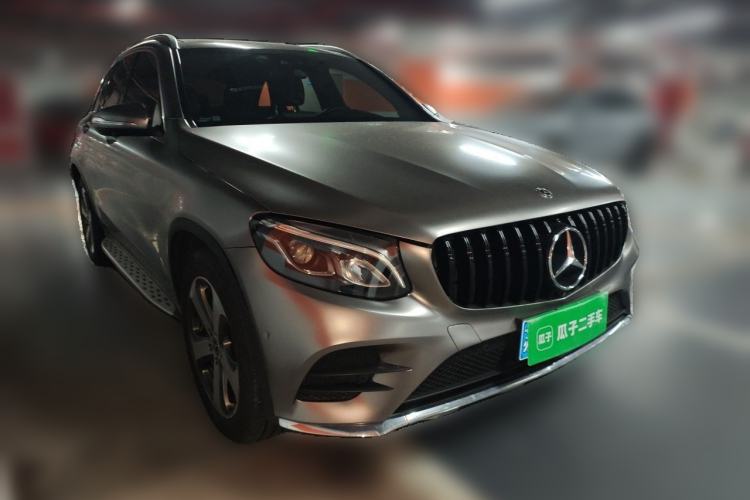 Used Mercedes-Benz GLC 2017 GLC 260 4MATIC Luxury Model Front Right 45 Deg