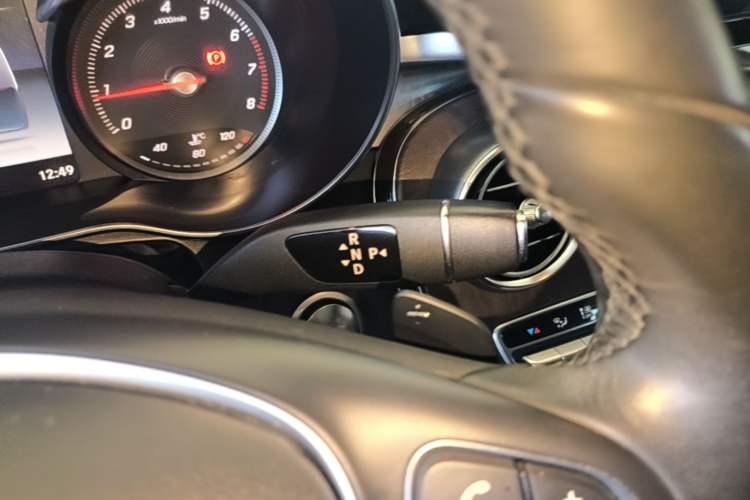 Used Mercedes-Benz GLC 2017 GLC 300 4MATIC Sport Edition Gear Lever