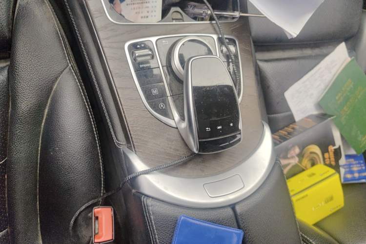 Used Mercedes-Benz GLC 2017 GLC 300 4MATIC Sport Edition Gear Lever