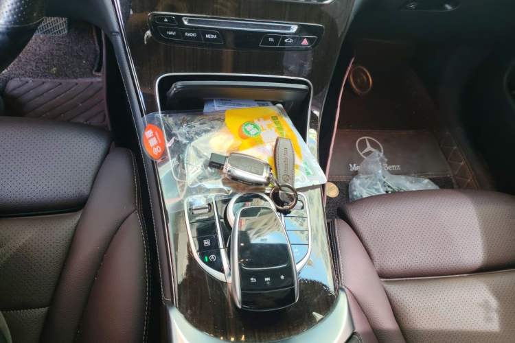 Used Mercedes-Benz GLC 2017 GLC 260 4MATIC Luxury Model Gear Lever
