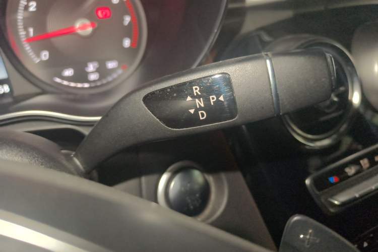 Used Mercedes-Benz GLC 2017 GLC 200 4MATIC Gear Lever