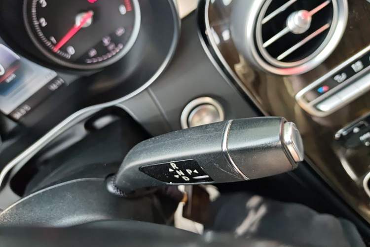 Used Mercedes-Benz GLC 2017 GLC 260 4MATIC Luxury Model Gear Lever