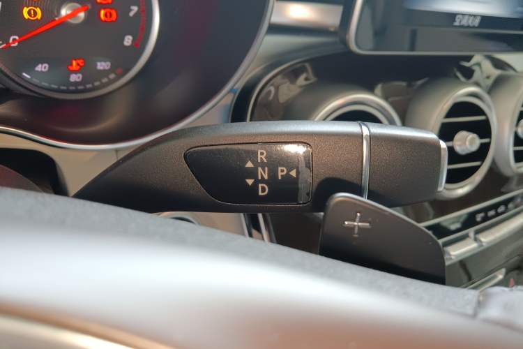 Used Mercedes-Benz GLC 2017 GLC 260 4MATIC Dynamic Edition Gear Lever