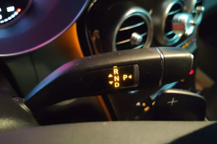 Used Mercedes-Benz GLC 2017 GLC 260 4MATIC Dynamic Edition Gear Lever