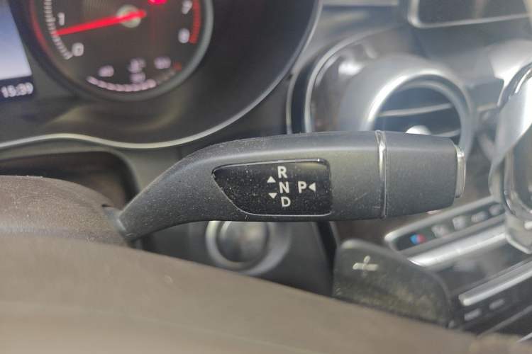 Used Mercedes-Benz GLC 2017 GLC 260 4MATIC Dynamic Edition Gear Lever