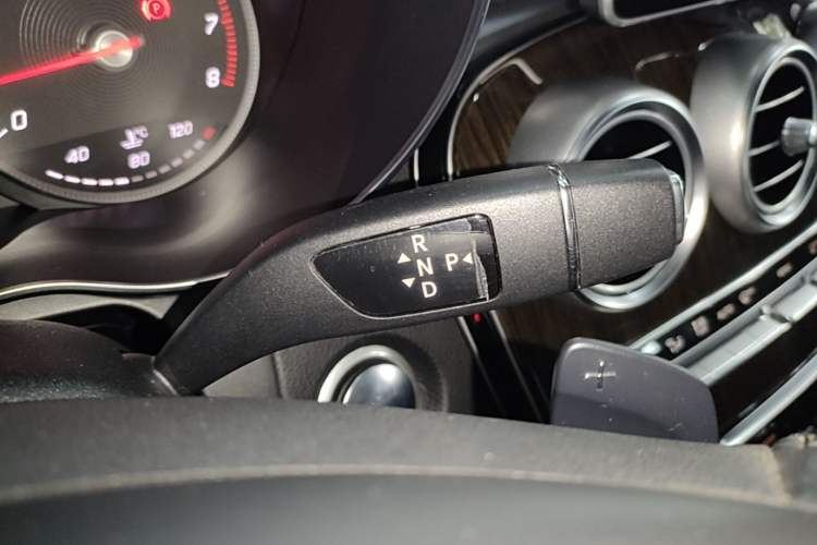 Used Mercedes-Benz GLC 2017 GLC 260 4MATIC Luxury Model Gear Lever