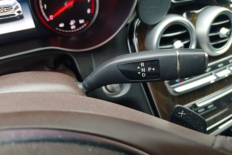 Used Mercedes-Benz GLC 2017 GLC 260 4MATIC Dynamic Edition Gear Lever