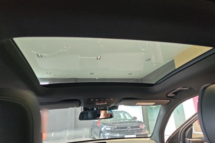 Used Mercedes-Benz GLC 2017 GLC 260 4MATIC Luxury Model Headliner