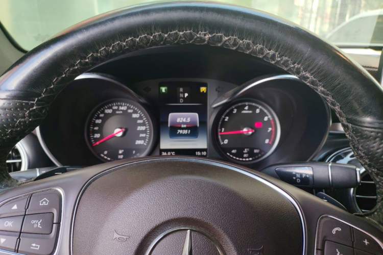 Used Mercedes-Benz GLC 2017 GLC 260 4MATIC Luxury Model Instrument Cluster