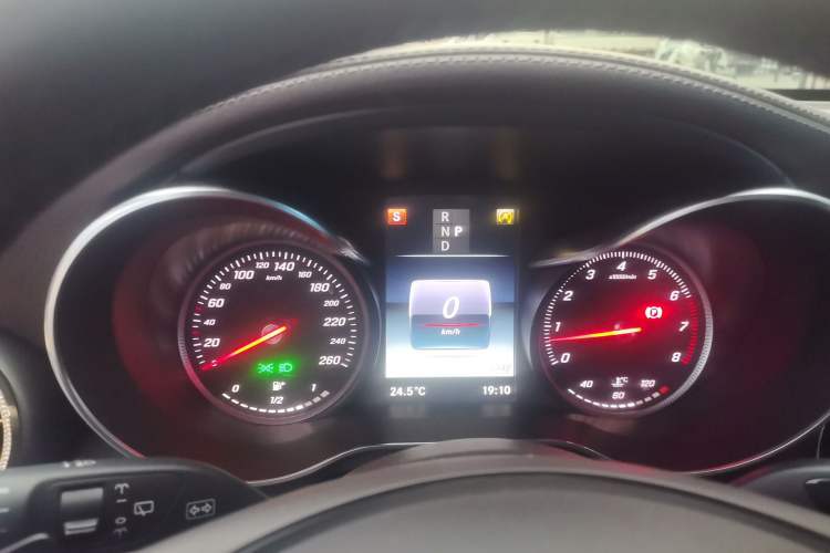Used Mercedes-Benz GLC 2017 GLC 260 4MATIC Luxury Model Instrument Cluster