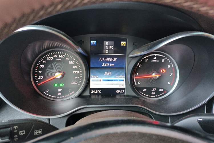 Used Mercedes-Benz GLC 2017 GLC 260 4MATIC Luxury Model Instrument Cluster