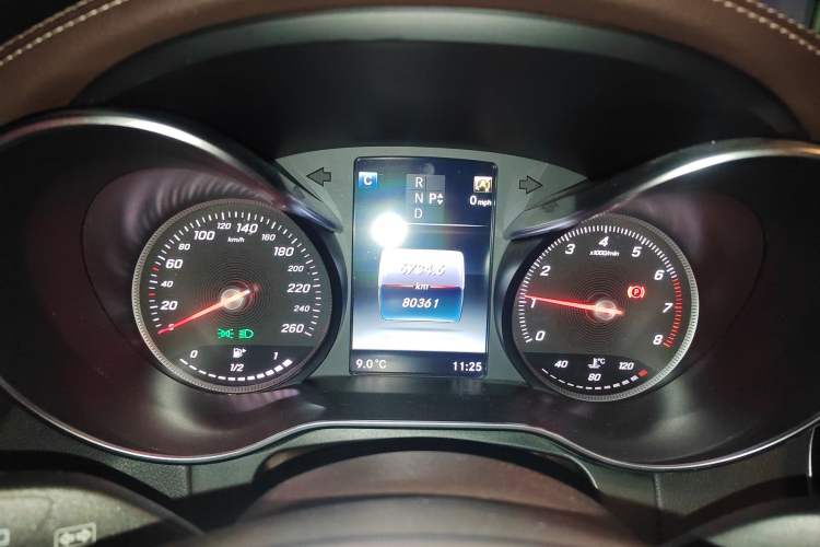 Used Mercedes-Benz GLC 2017 GLC 260 4MATIC Luxury Model Instrument Cluster