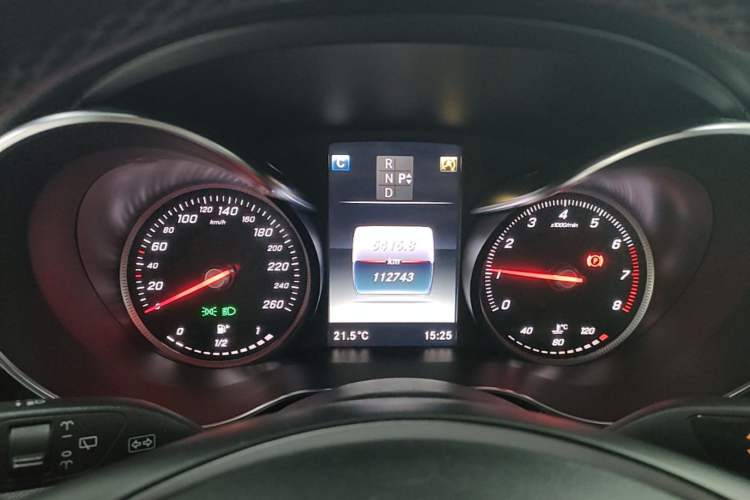 Used Mercedes-Benz GLC 2017 GLC 260 4MATIC Luxury Model Instrument Cluster