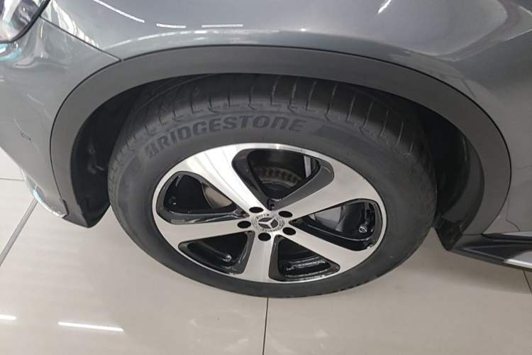 Used Mercedes-Benz GLC 2017 GLC 260 4MATIC Luxury Model Left Front Wheel Hub