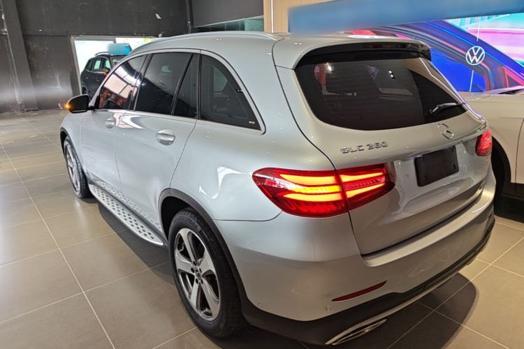 Used Mercedes-Benz GLC 2017 GLC 260 4MATIC Luxury Model Rear Left 45 Deg