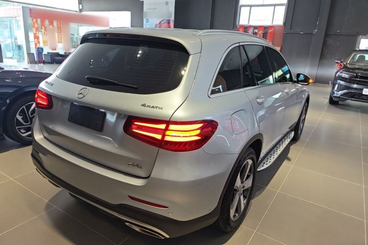 Used Mercedes-Benz GLC 2017 GLC 260 4MATIC Luxury Model Rear Right 45 Deg