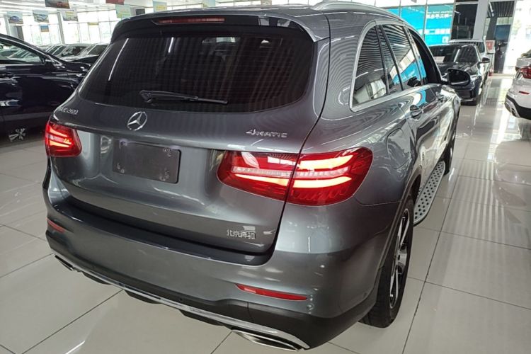 Used Mercedes-Benz GLC 2017 GLC 260 4MATIC Luxury Model Rear Right 45 Deg