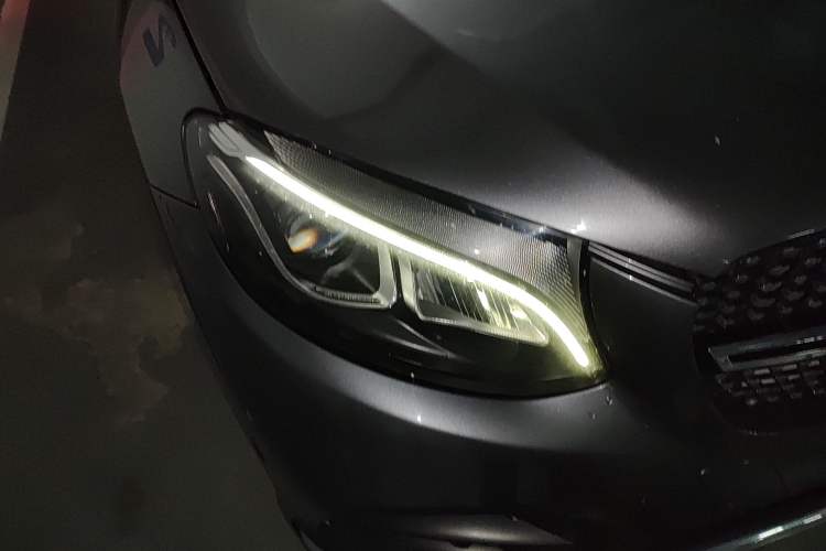 Used Mercedes-Benz GLC 2017 GLC 260 4MATIC Luxury Model Right Front Headlight
