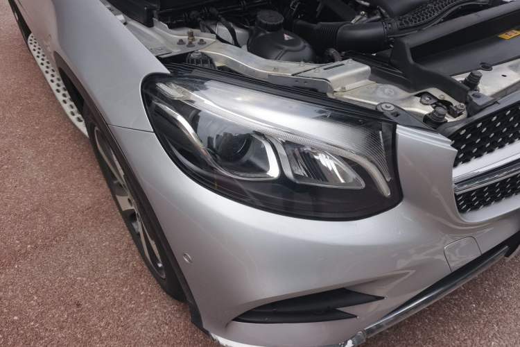 Used Mercedes-Benz GLC 2017 GLC 260 4MATIC Luxury Model Right Front Headlight