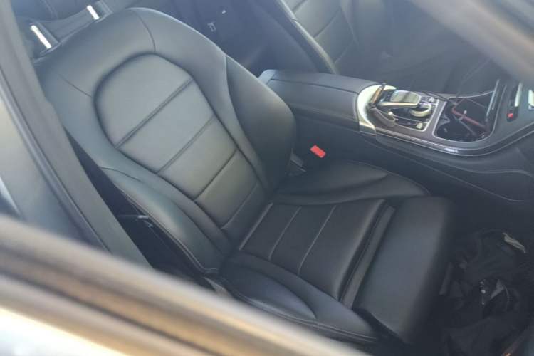 Used Mercedes-Benz GLC 2017 GLC 300 4MATIC Sport Edition Right Front Seat