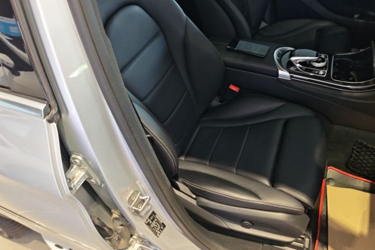 Used Mercedes-Benz GLC 2017 GLC 260 4MATIC Luxury Model Right Front Seat