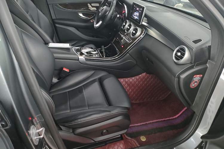 Used Mercedes-Benz GLC 2017 GLC 260 4MATIC Luxury Model Right Front Seat
