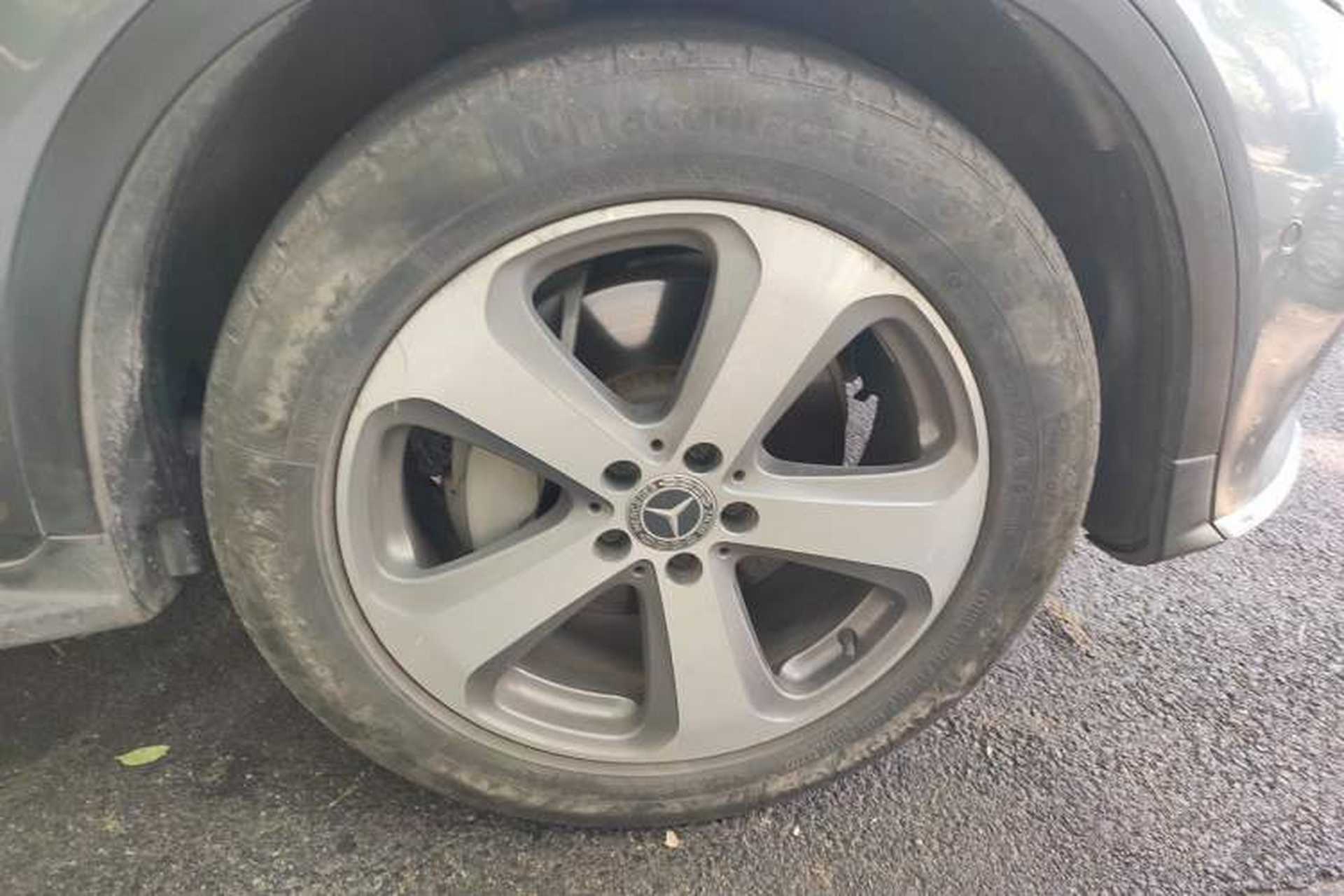 Used Mercedes-Benz GLC 2017 GLC 260 4MATIC Luxury Model Right Front Wheel Hub