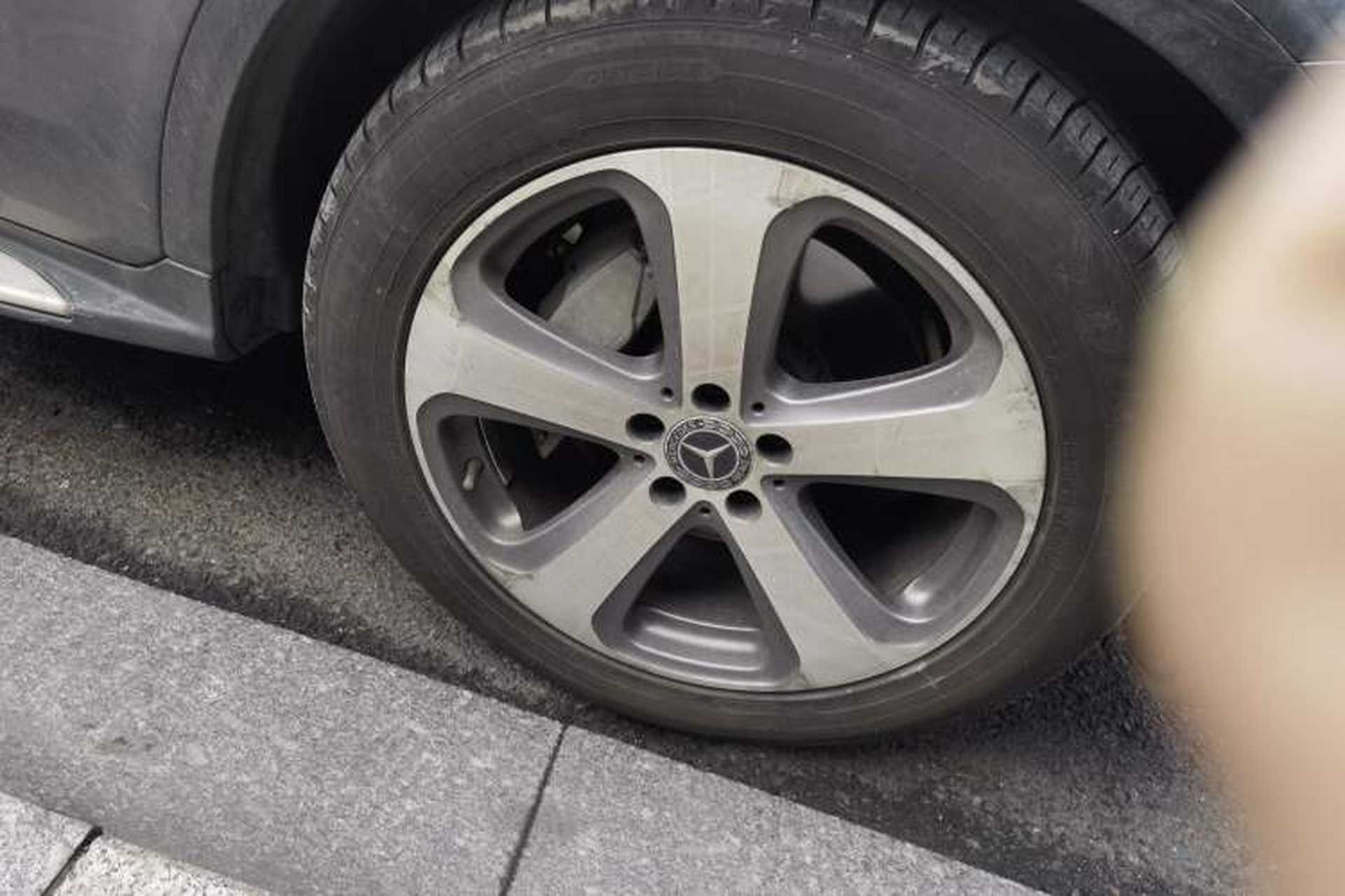 Used Mercedes-Benz GLC 2017 GLC 260 4MATIC Luxury Model Right Front Wheel Hub