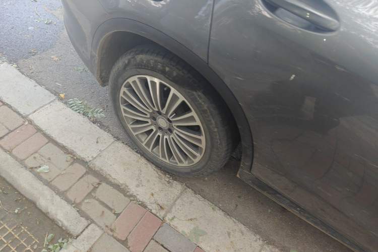 Used Mercedes-Benz GLC 2017 GLC 260 4MATIC Dynamic Edition Right Front Wheel Hub