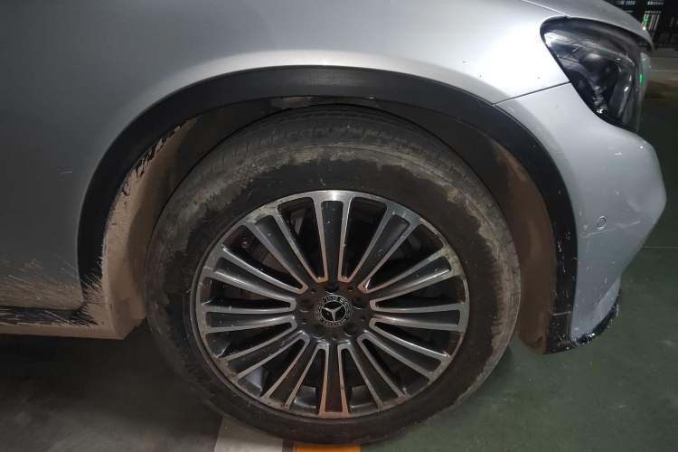 Used Mercedes-Benz GLC 2017 GLC 260 4MATIC Luxury Model Right Front Wheel Hub