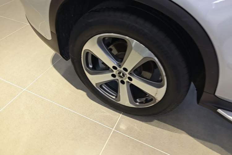 Used Mercedes-Benz GLC 2017 GLC 260 4MATIC Luxury Model Right Rear Wheel Hub