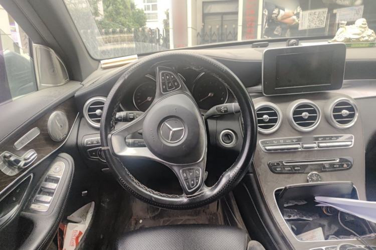 Used Mercedes-Benz GLC 2017 GLC 300 4MATIC Sport Edition Steering Wheel