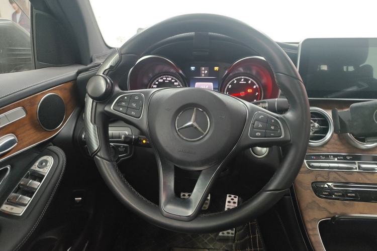 Used Mercedes-Benz GLC 2017 GLC 260 4MATIC Luxury Model Steering Wheel