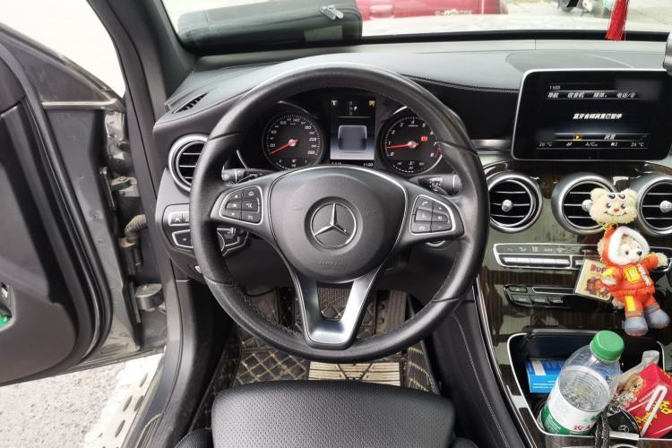 Used Mercedes-Benz GLC 2017 GLC 260 4MATIC Luxury Model Steering Wheel