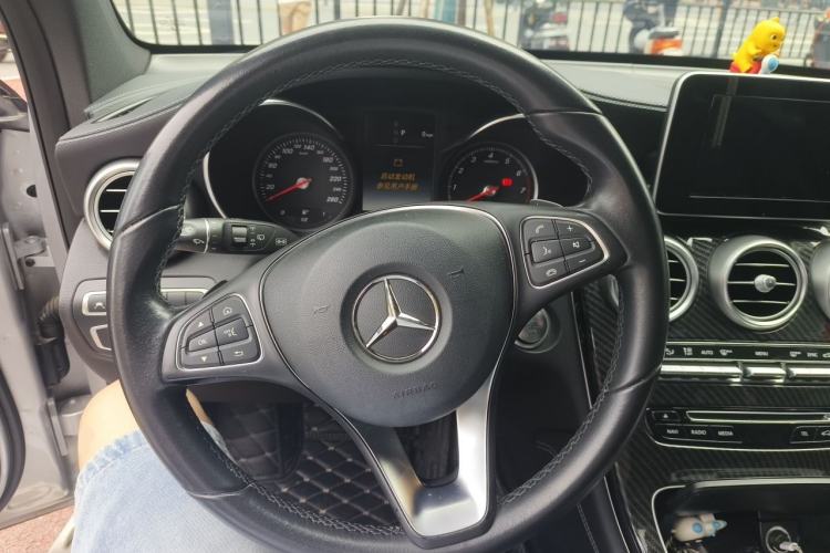 Used Mercedes-Benz GLC 2017 GLC 260 4MATIC Luxury Model Steering Wheel