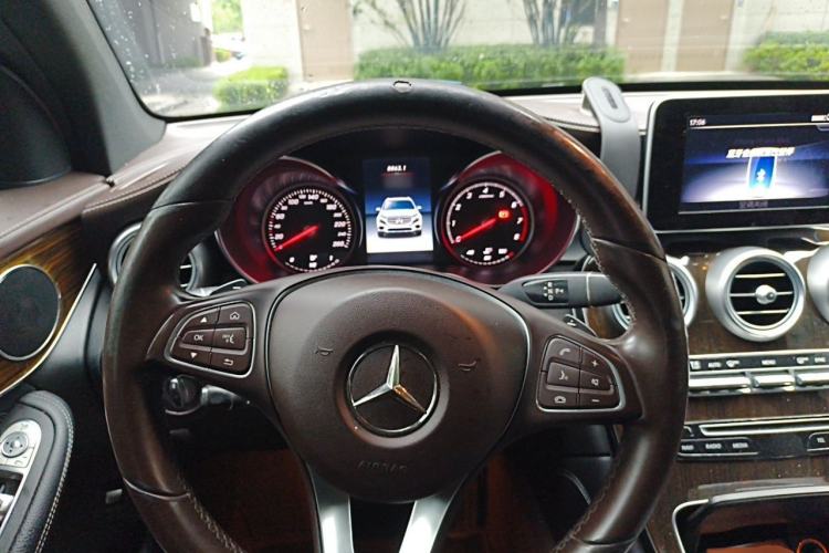 Used Mercedes-Benz GLC 2017 GLC 260 4MATIC Dynamic Edition Steering Wheel
