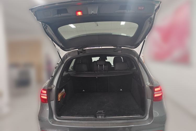 Used Mercedes-Benz GLC 2017 GLC 260 4MATIC Luxury Model Trunk