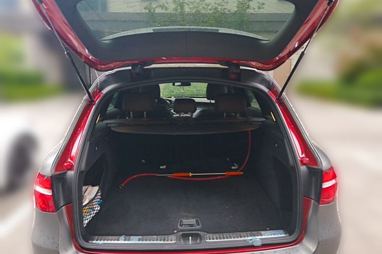 Used Mercedes-Benz GLC 2017 GLC 260 4MATIC Dynamic Edition Trunk