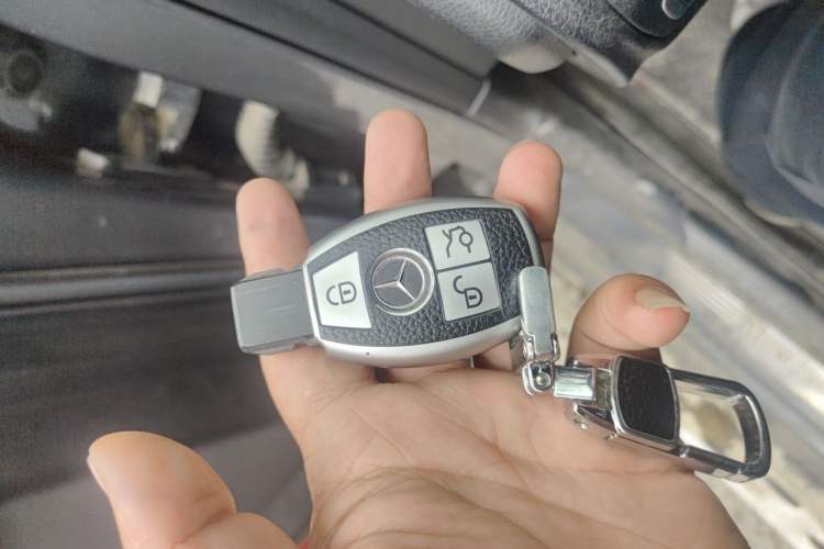 Used Mercedes-Benz GLC 2017 GLC 300 4MATIC Sport Edition Vehicle Key