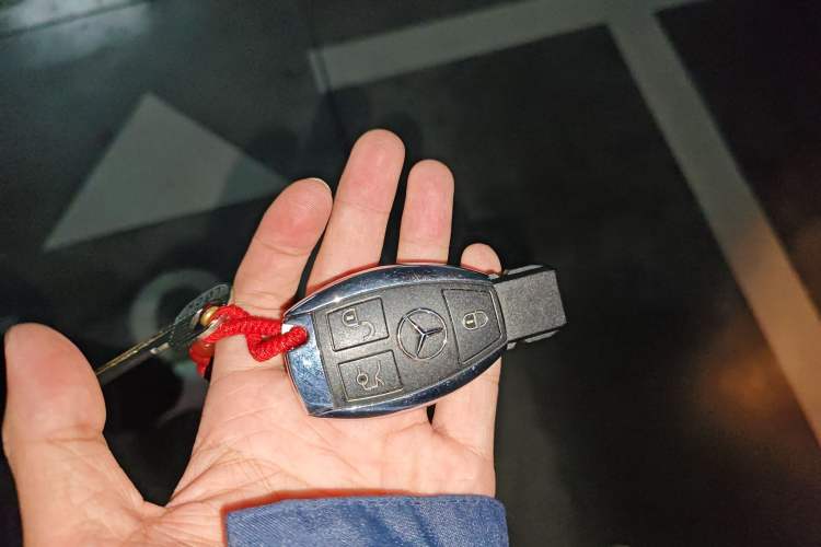 Used Mercedes-Benz GLC 2017 GLC 260 4MATIC Luxury Model Vehicle Key