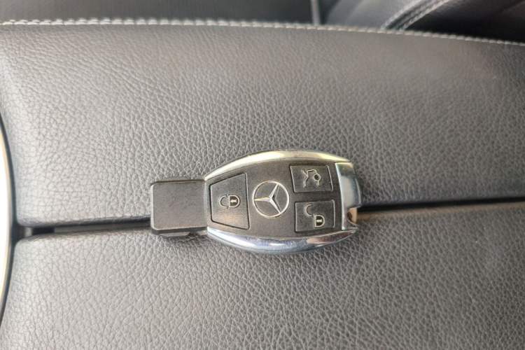Used Mercedes-Benz GLC 2017 GLC 260 4MATIC Luxury Model Vehicle Key