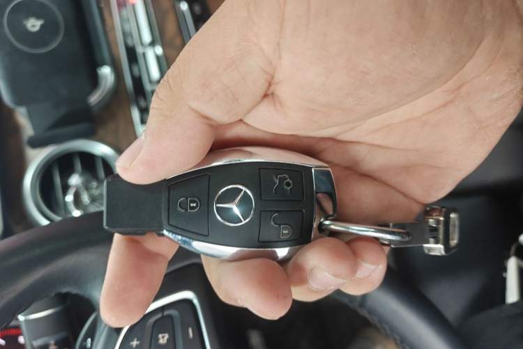 Used Mercedes-Benz GLC 2017 GLC 260 4MATIC Luxury Model Vehicle Key