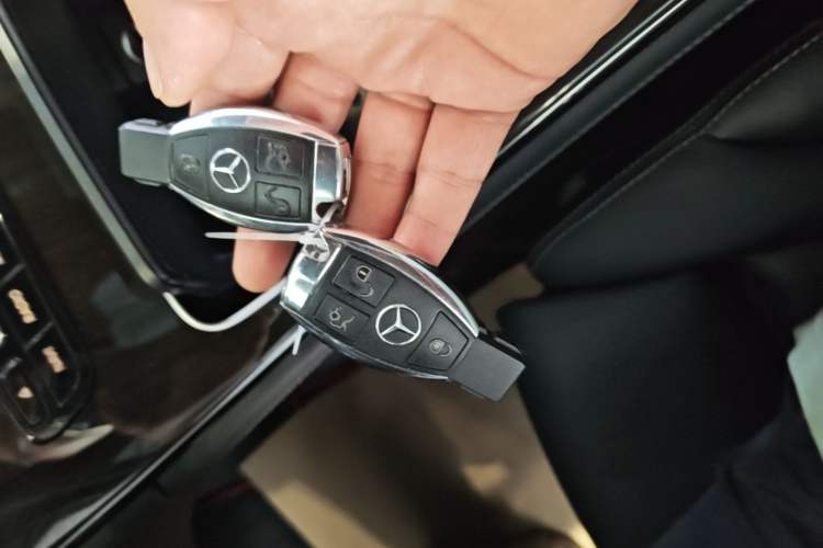 Used Mercedes-Benz GLC 2017 GLC 260 4MATIC Luxury Model Vehicle Key