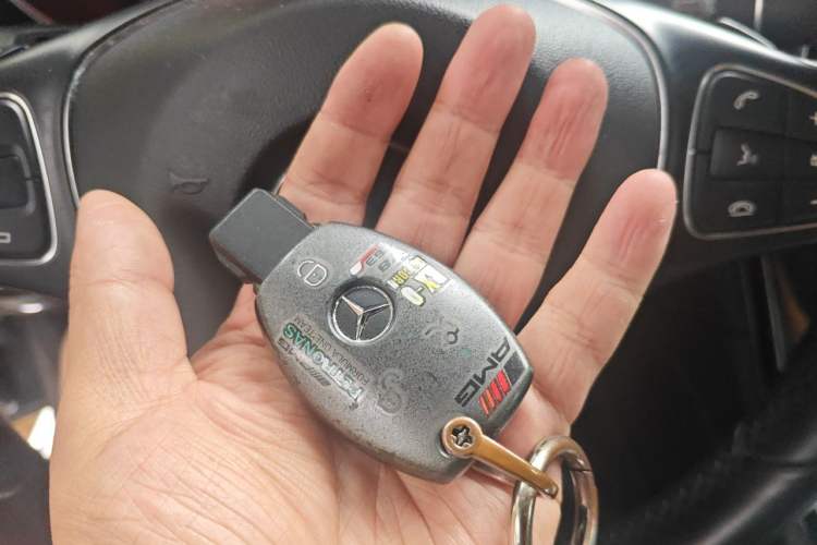 Used Mercedes-Benz GLC 2017 GLC 260 4MATIC Luxury Model Vehicle Key